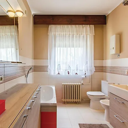 Nyaraló In With Kitchen *